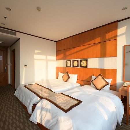 Danang Petro Hotel Exterior photo