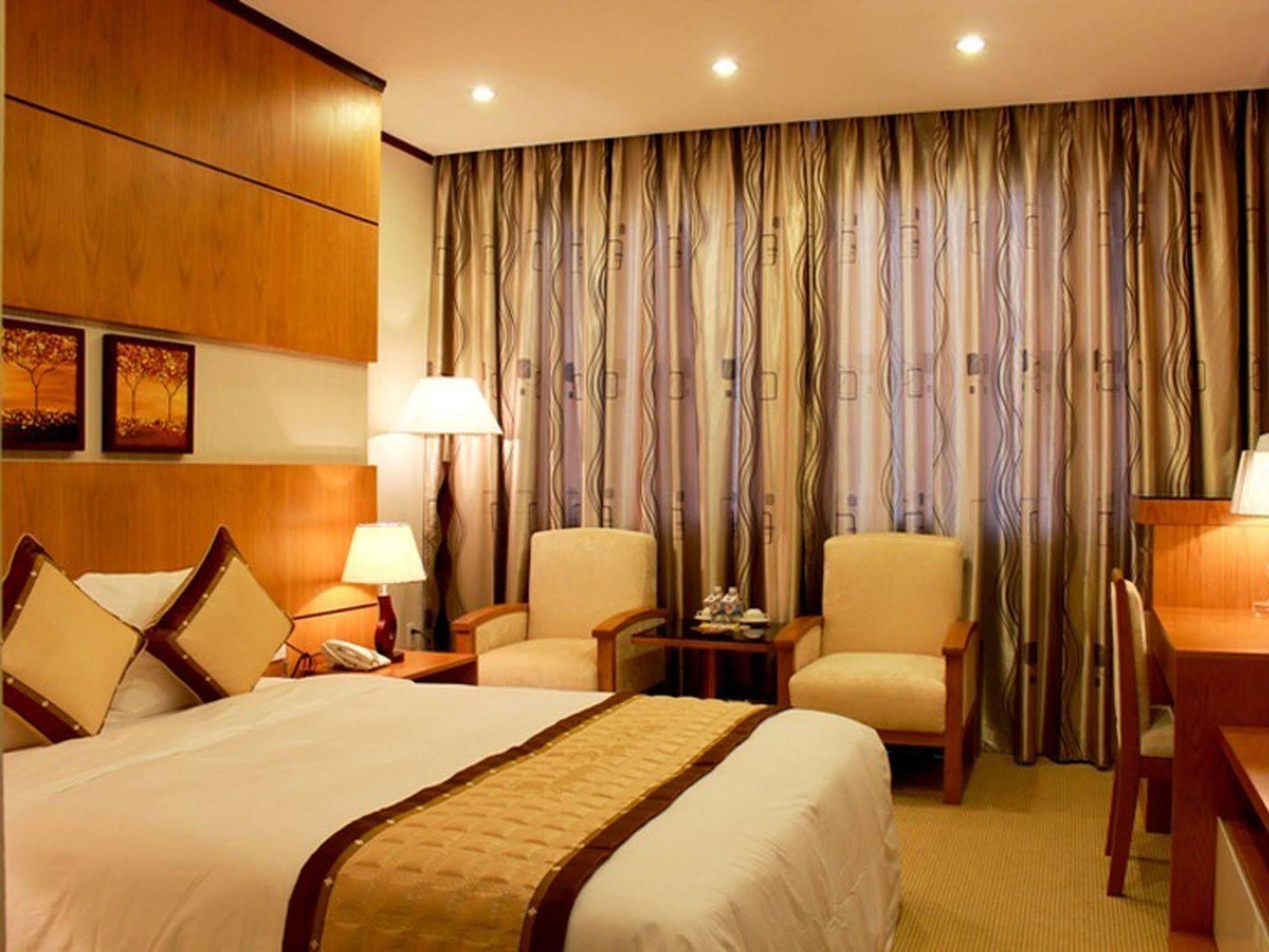Danang Petro Hotel Exterior photo