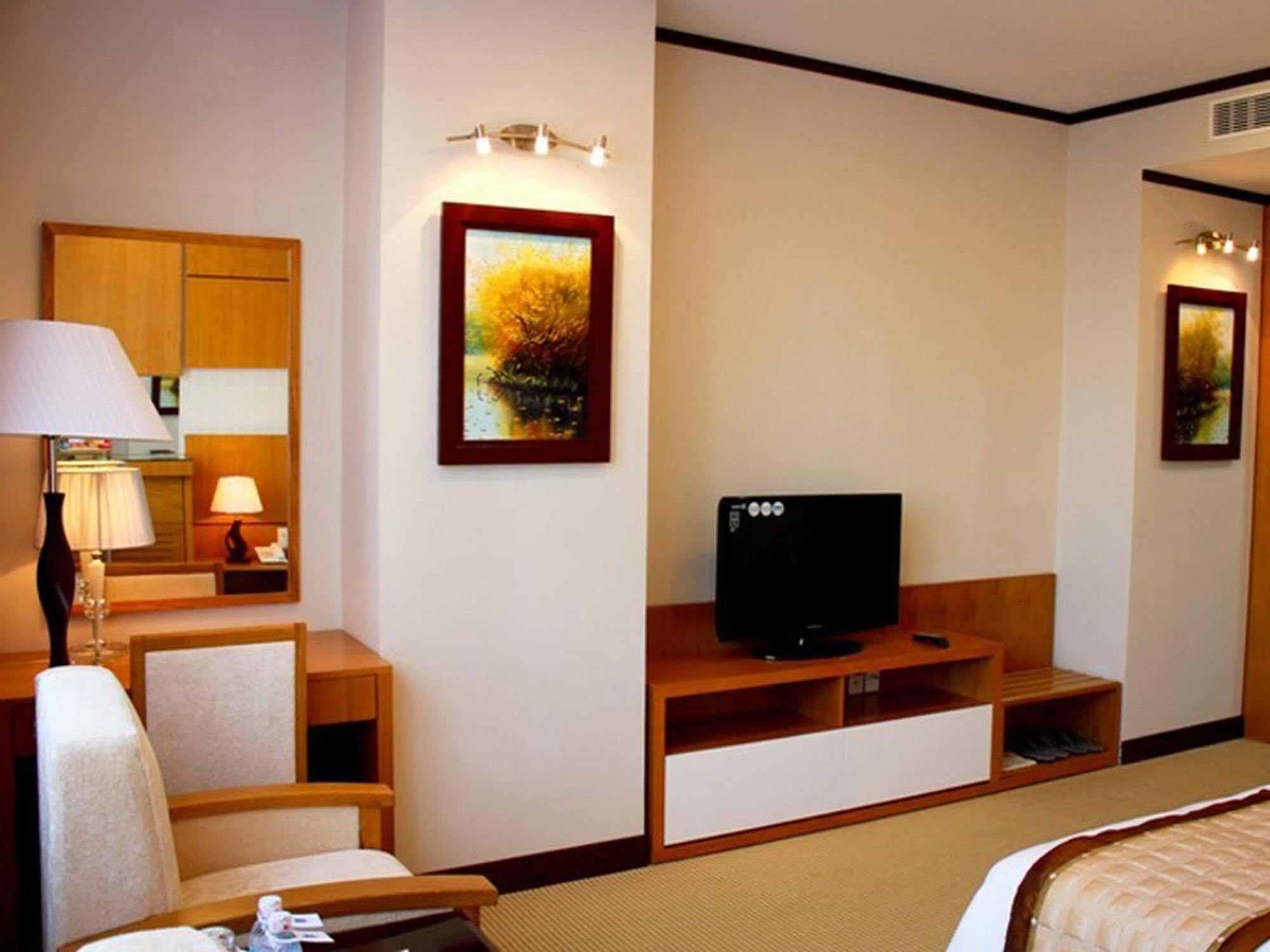 Danang Petro Hotel Exterior photo