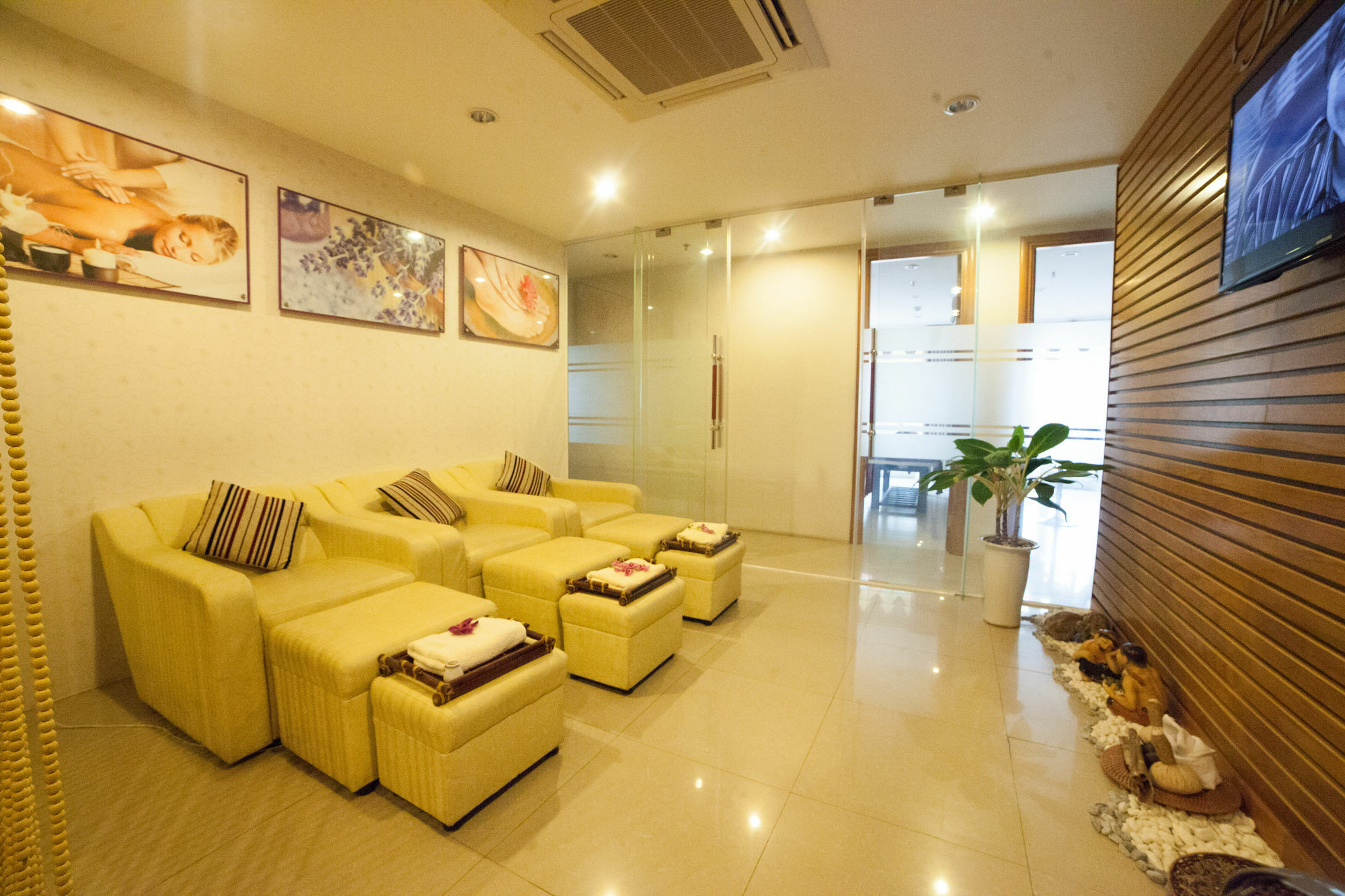 Danang Petro Hotel Exterior photo