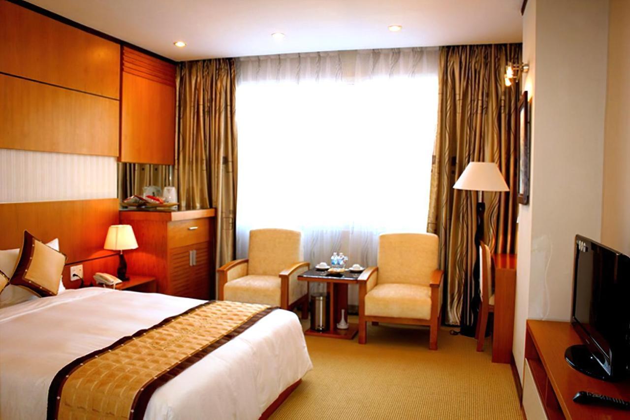 Danang Petro Hotel Exterior photo